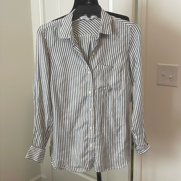 NWT Old Navy The Classic Shirt Gray Stripe Size XS NWT - Picture 1 of 5